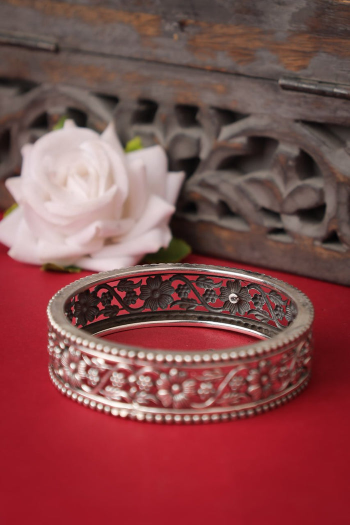 Moh Intricate Flower Leaf Bangle