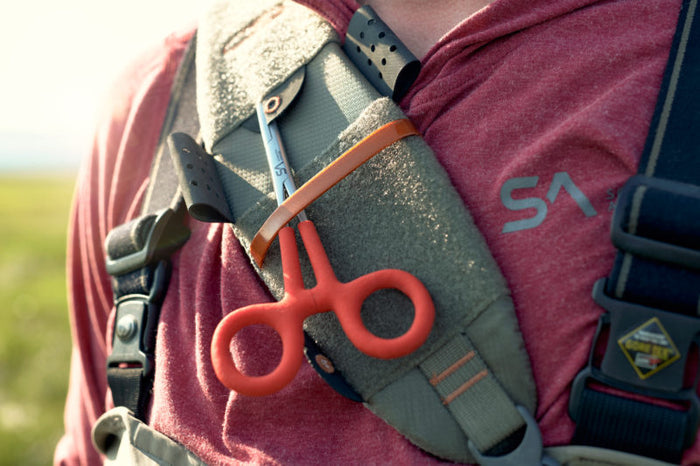 Scientific Anglers Tailout Standard Clamp 5.75" With Red Grip on Sling Strap