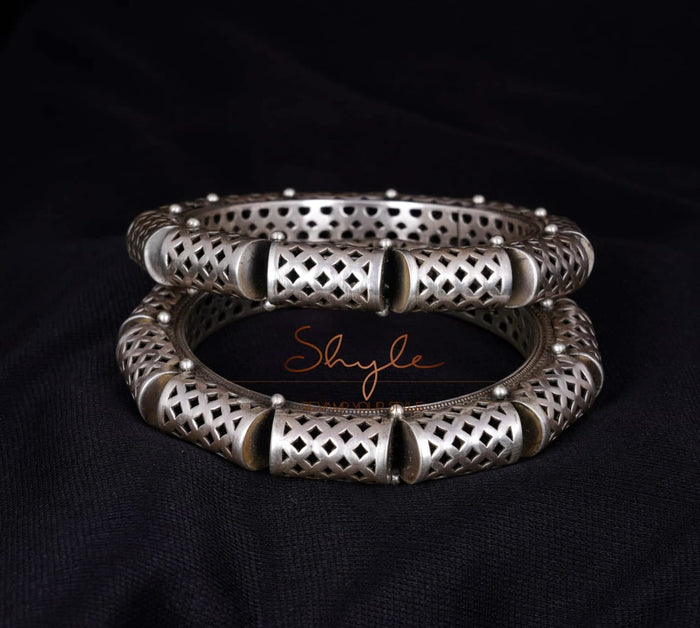 Tattva Intricate Jharonkha Statement Kada