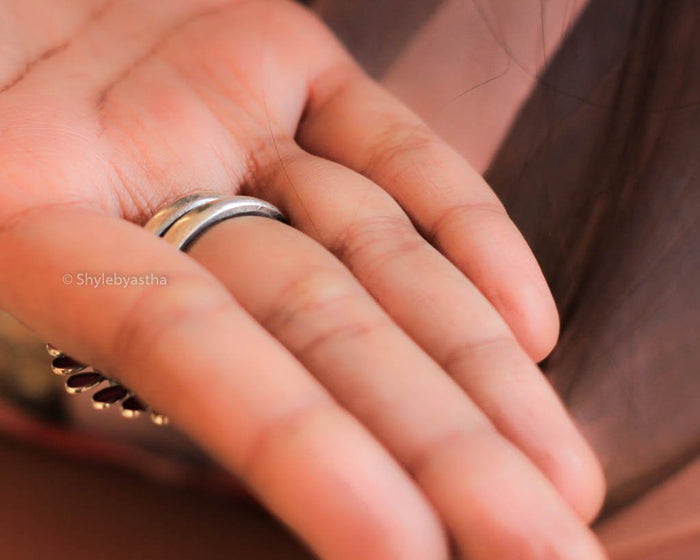 Anvaya Embossed Chitai Ring