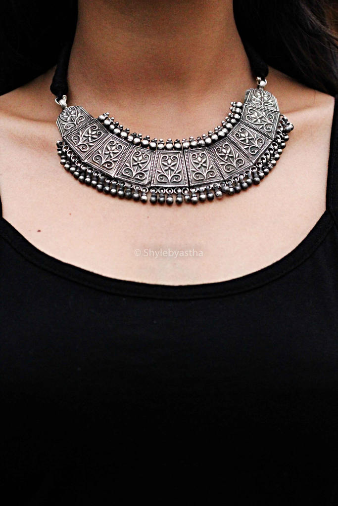 Anvaya Embossed Spiked Necklace Set