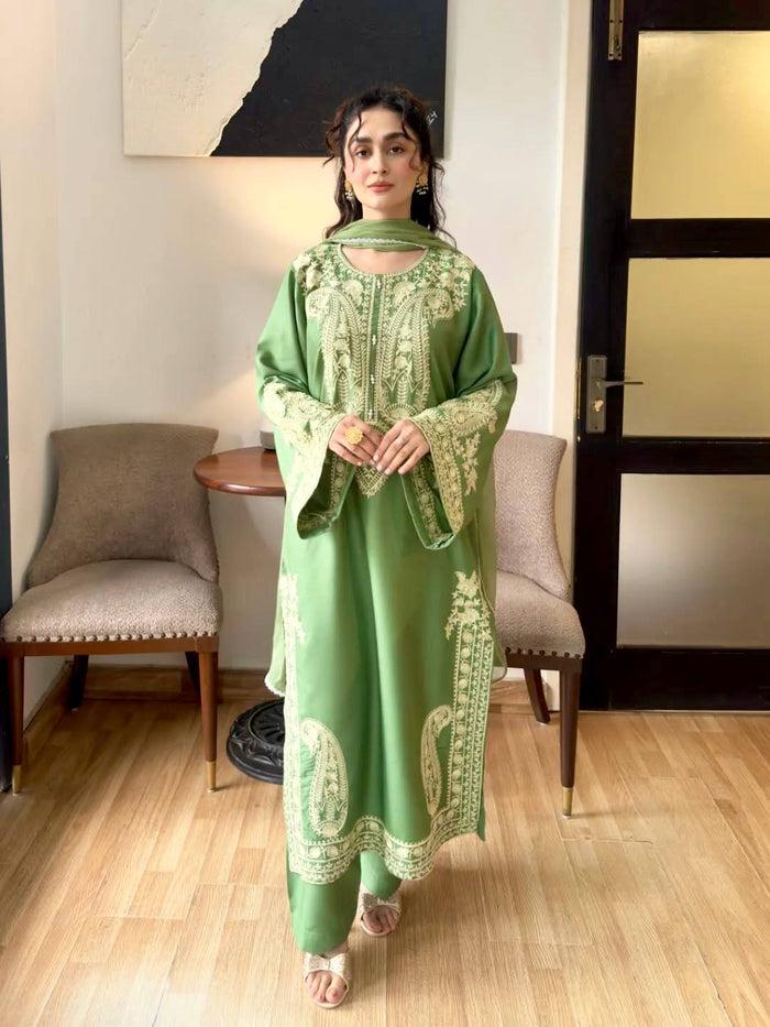 Elegance in Emerald A Timeless Ensemble