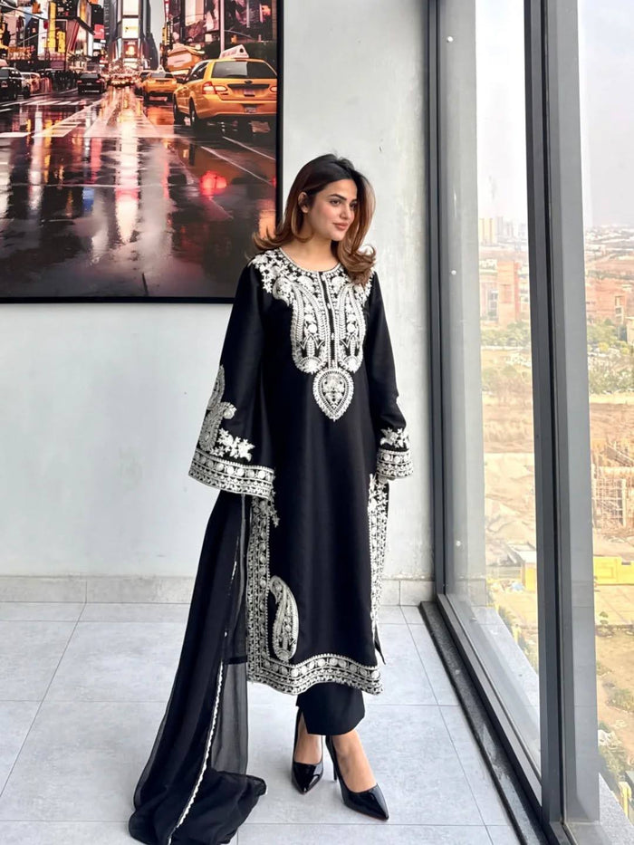 Elegance in Emerald A Timeless Ensemble
