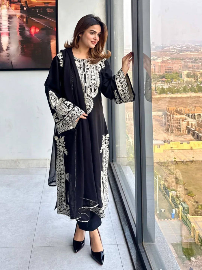 Elegance in Emerald A Timeless Ensemble
