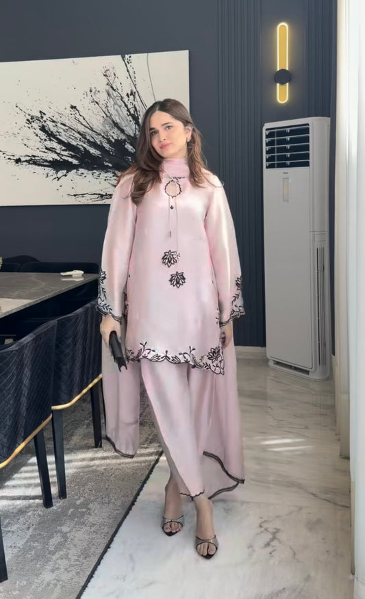Elegant pastel pink ethnic outfit look