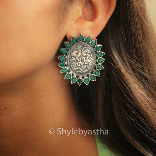 Essence Emerald Oval Studs