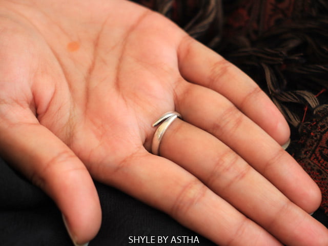 Essence Scintillating Ring