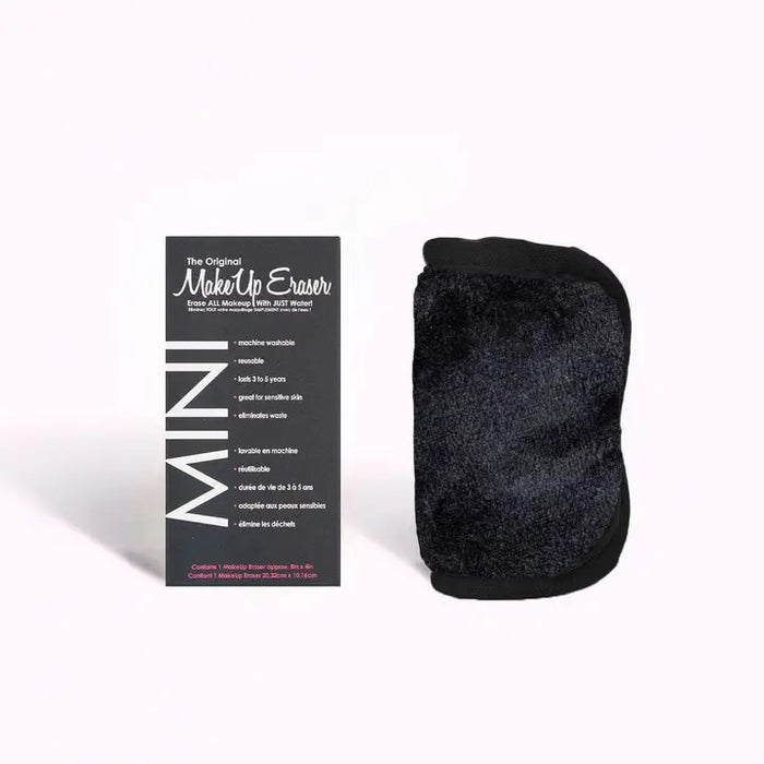 The MAKEUP ERASER MINI PRO BLACK ERASER by MAKEUP ERASER is a reusable makeup remover, ideal for sensitive skin.