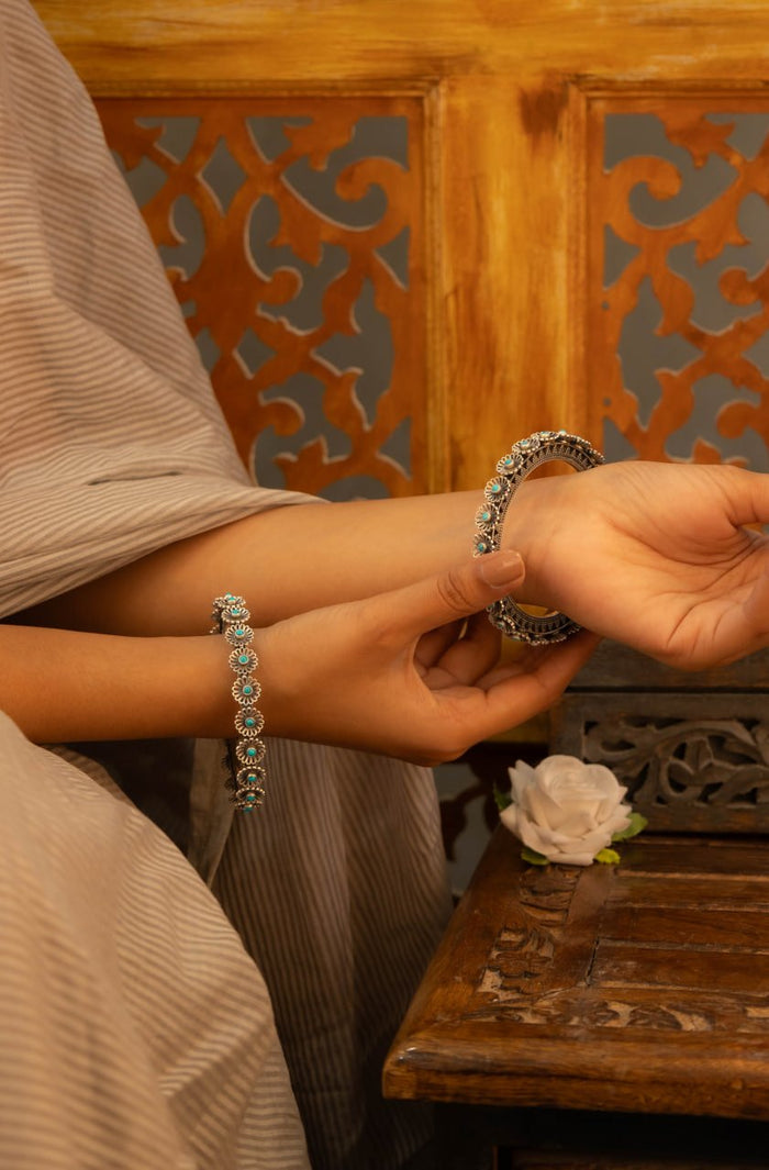 Mizoya Carved Flower Turquoise Jadau Kada