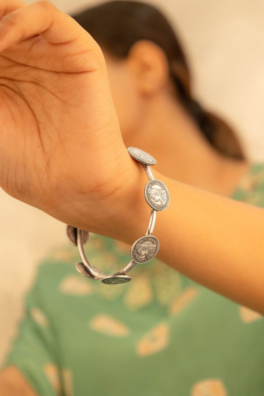 Mizoya Victorian Coin Classic Bangle
