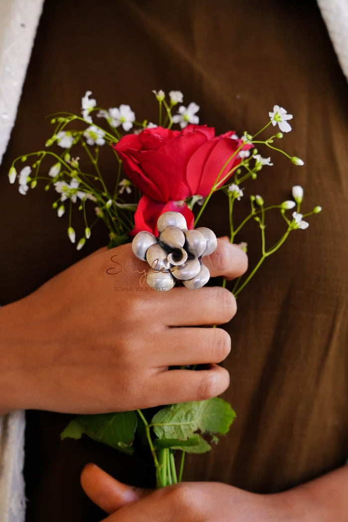 Moh Fine Rose Statement Ring