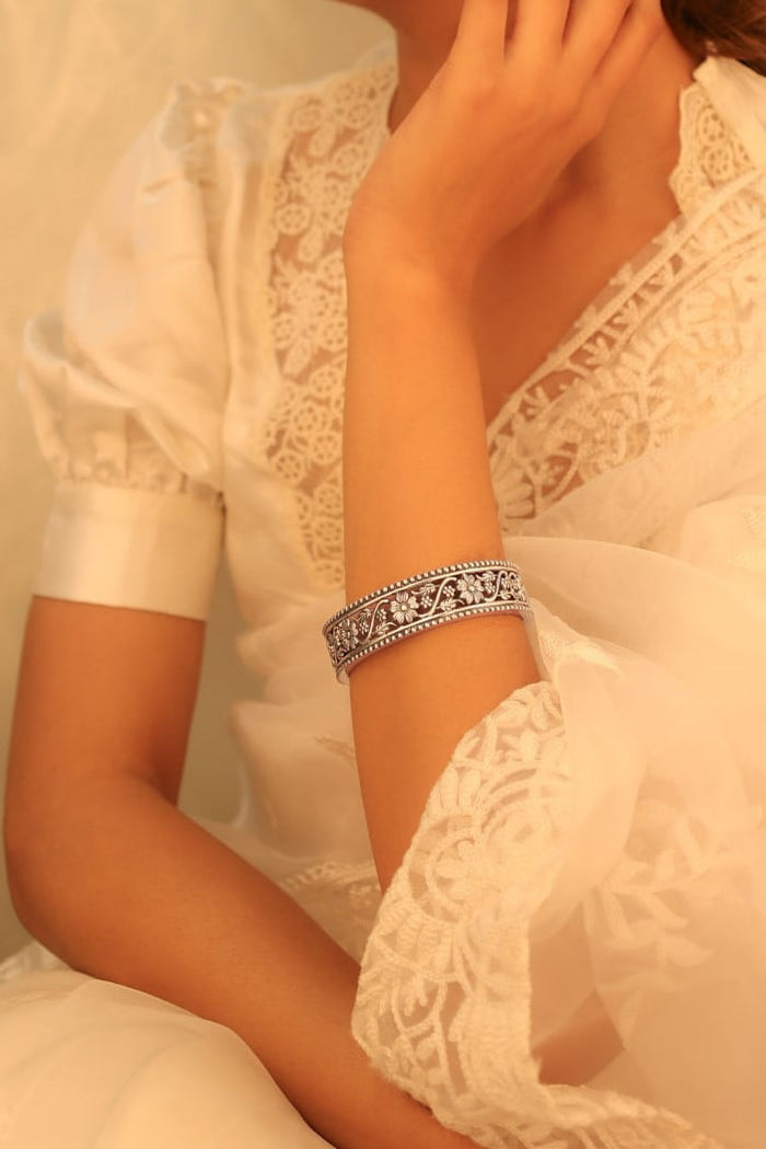 Moh Intricate Flower Leaf Bangle