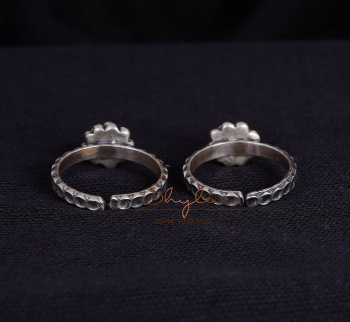 Moh Layered Flower Toe Ring