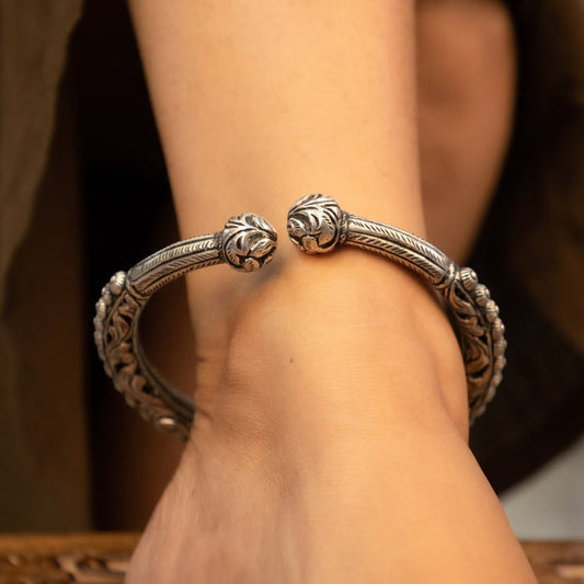 Tattva Chitai Carved Statement Ankle Kada