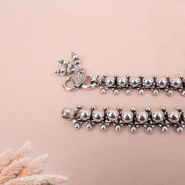 Tattva Embossed Timeless Anklet Pair